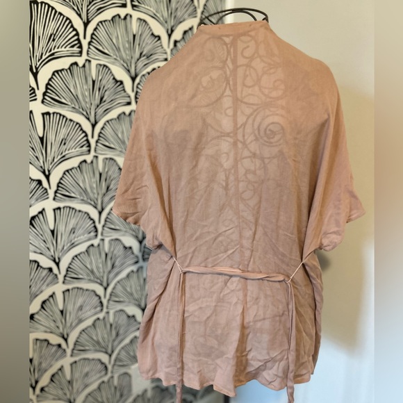 Boutique BOHO Kimono style wrap Top Tan floral embroidery Sz Med - Picture 6 of 6